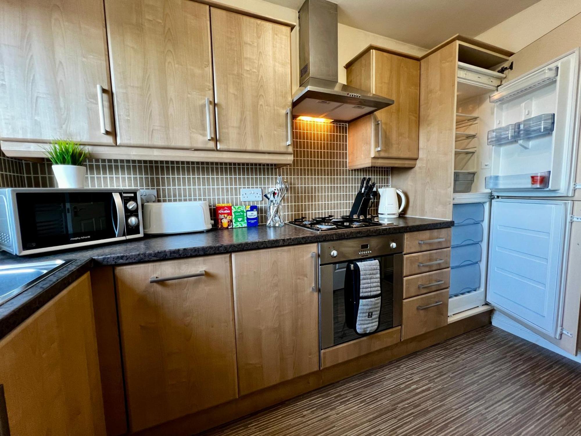 Stylish Modern Flat With Juliet Balcony & Parking Apartment Глазгоу Екстериор снимка