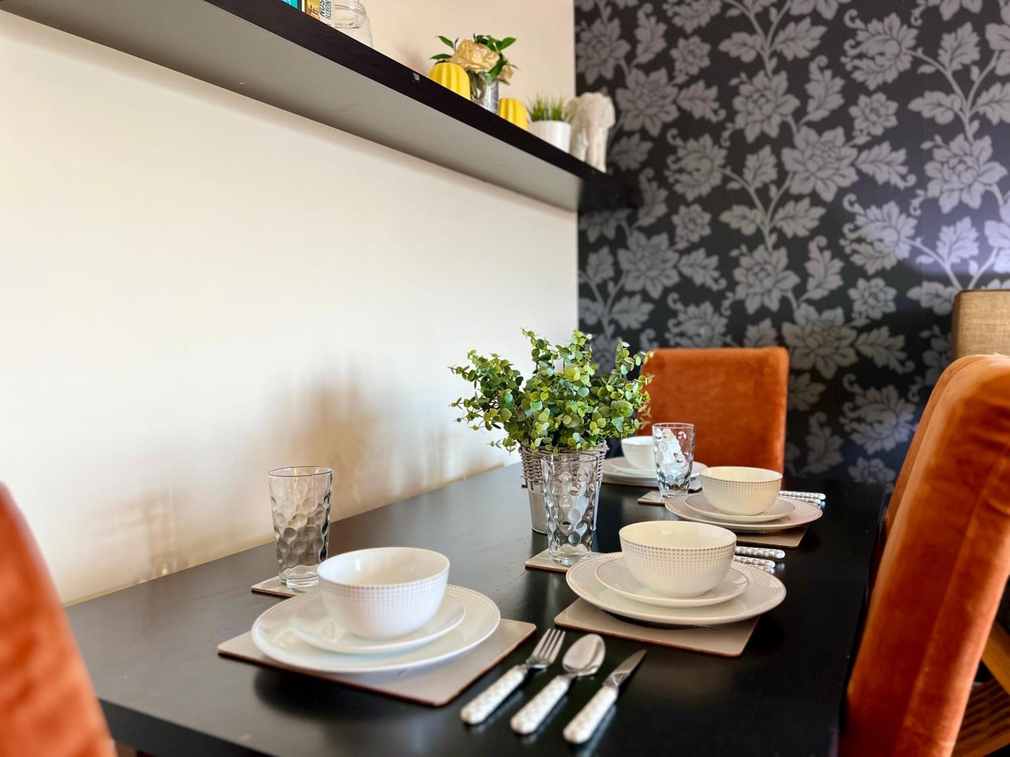 Stylish Modern Flat With Juliet Balcony & Parking Apartment Глазгоу Екстериор снимка