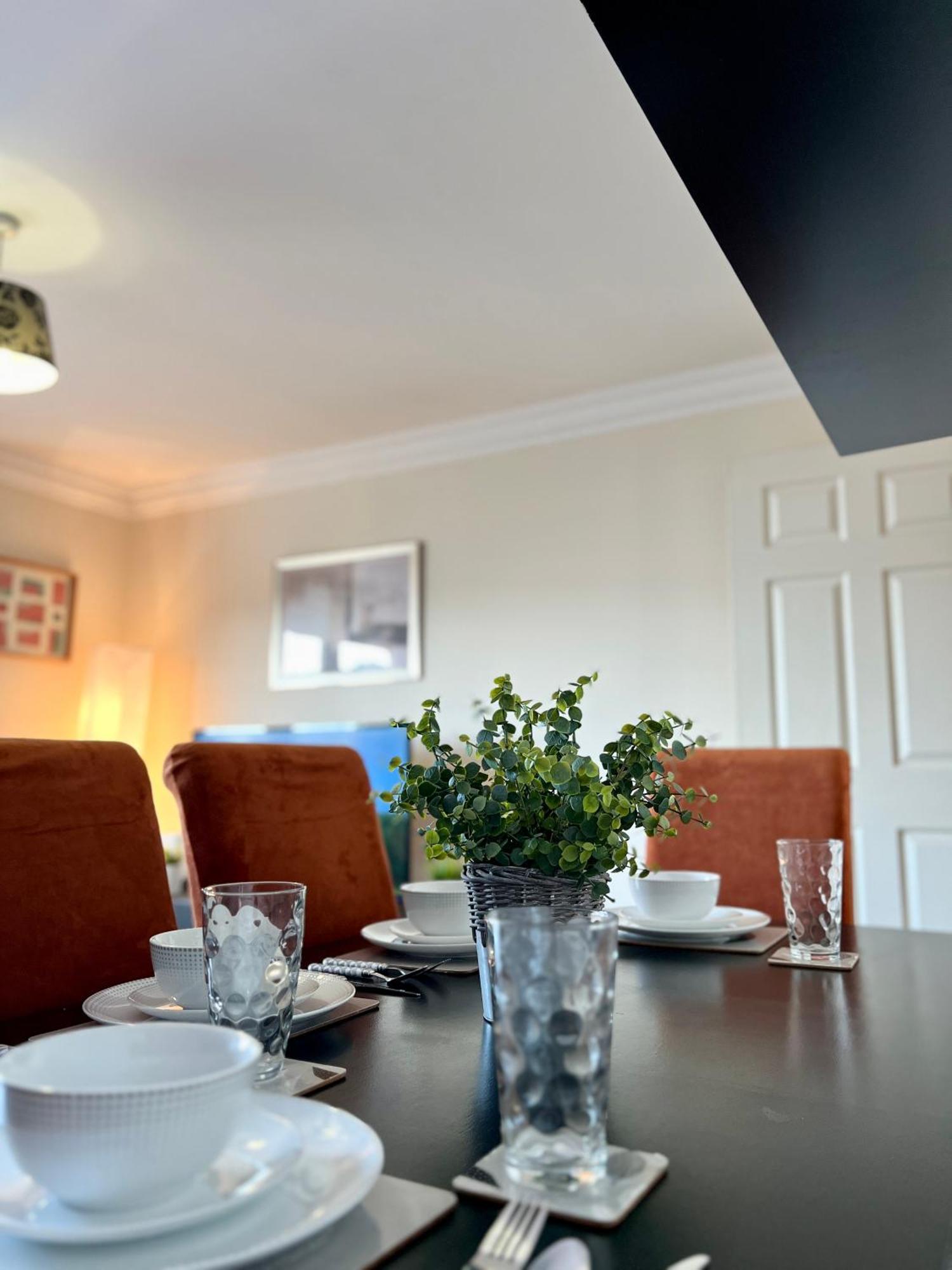 Stylish Modern Flat With Juliet Balcony & Parking Apartment Глазгоу Екстериор снимка